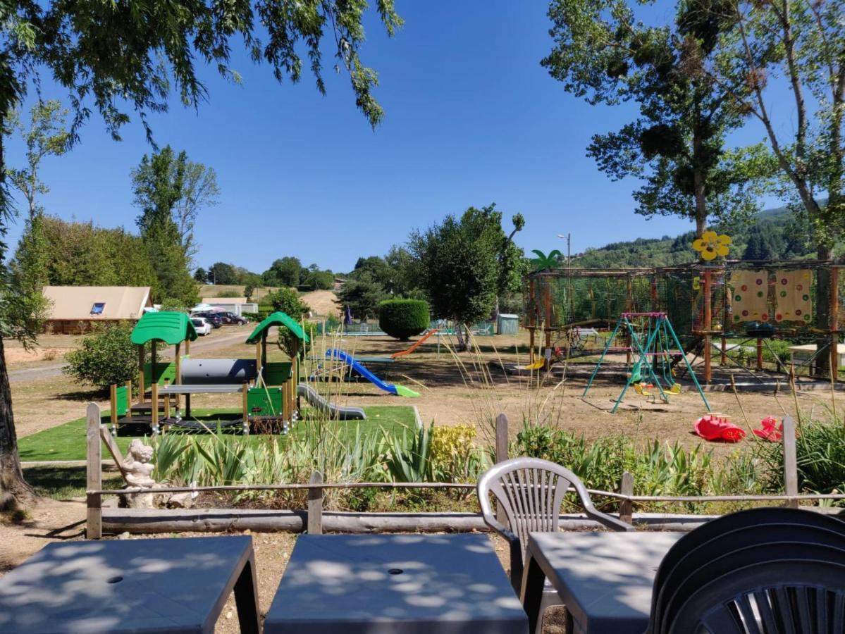 Camping " Le Grun De Chignore" Vollore-Ville Экстерьер фото